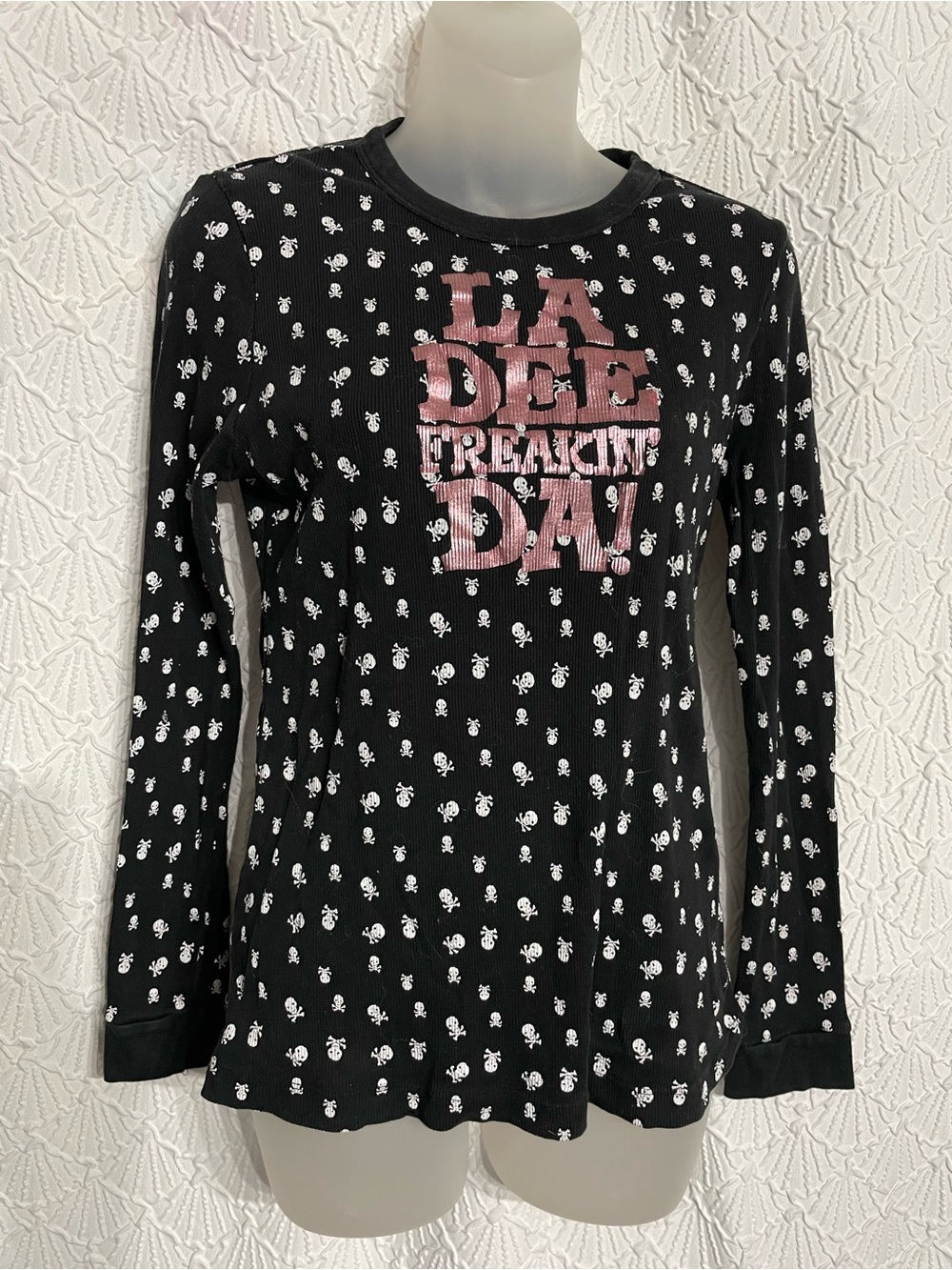 Juniors XL (15/17) La Dee Freakin’ Da Skull Print Ribbed Thermal Type Long Sleev